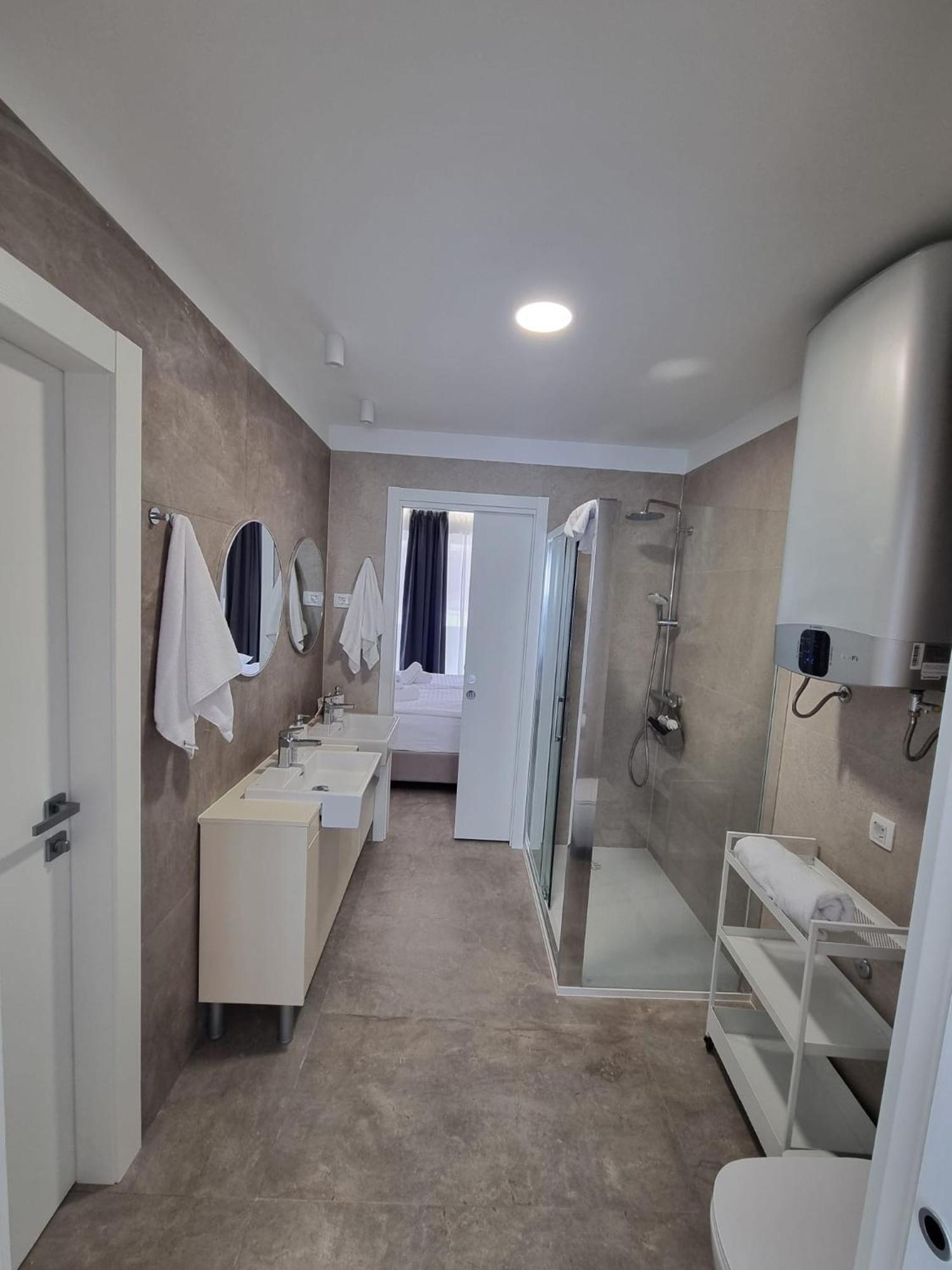 Calypso Apartment *